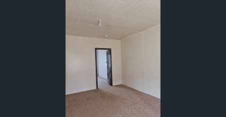 THREE BEDROOM UNIT CLOSE TO TOWN - Photo 5