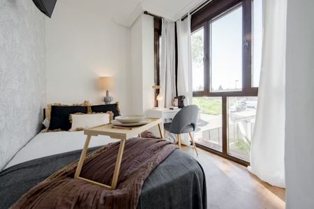 Calle de las Islas de Cabo Verde, Madrid, Community of Madrid 28035 - Photo 3