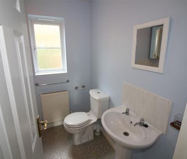 2 bedroom end of terrace house to rent - Photo 6