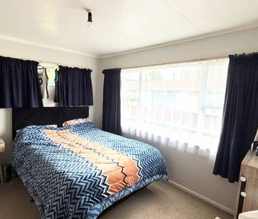 Milson - 3 Bedrooms - Photo 2