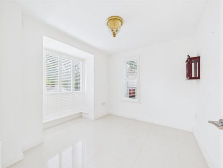 5 bedroom detached house to rent - Photo 3