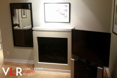 Condo in Downtown Vancouver, BC - Photo 3