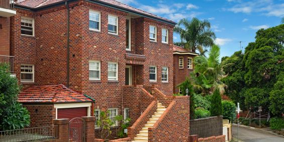 Classic Charm, Contemporary Style, Superb Location - Photo 3