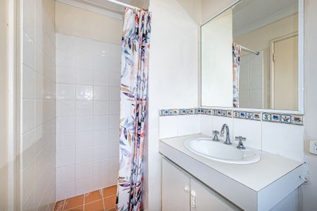 5 Holton Way, Cannington WA 6107 - House For Rent | Domain - Photo 3