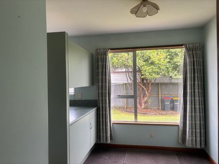 Spacious, Two-Bedroom Unit in Prime Location on a beautiful section - Photo 3