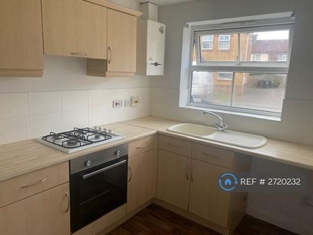 3 bedroom semi-detached house to rent - Photo 5