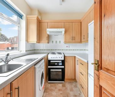 2 bedroom maisonette to rent - Photo 5