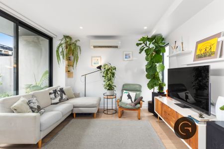 1B Huntly Street, Footscray VIC 3011 - Townhouse For Rent | Domain - Photo 2