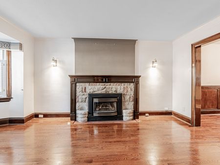 For Lease - 7 Duplex Crescent, Toronto, Ontario - Photo 2