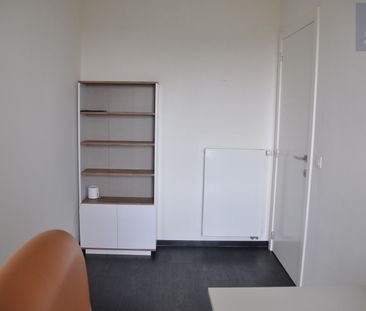 RUIM APPARTEMENT VAN +- 100 M² MET 2 SLPK EN BUREEL OP CENTRALE LOC... - Foto 6