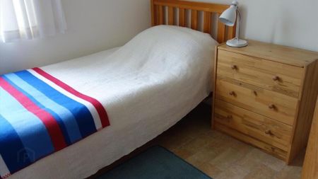 HOLIDAY, 5 Hopefield Avenue, Portrush, BT56 8HB - Photo 4