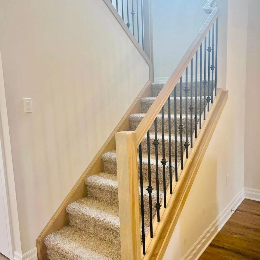 Detached Home For Lease | X8434404 - Photo 1