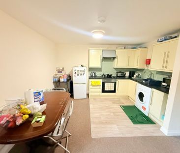 Sherborne Road, Yeovil, Somerset - Photo 1