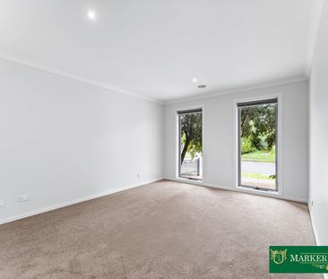 Freshly Renovated Modern Family Comfort in a Prime Tarneit Location - Photo 6