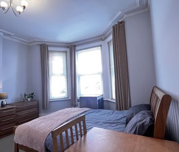 Ashley Road, Poole, Dorset, BH14 - Photo 3