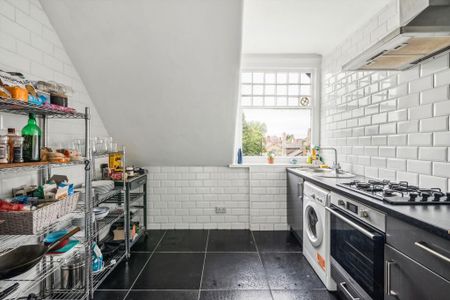 3 bedroom flat to rent - Photo 3