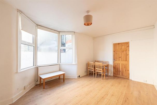 2 bedroom ground floor flat to rent - Photo 1