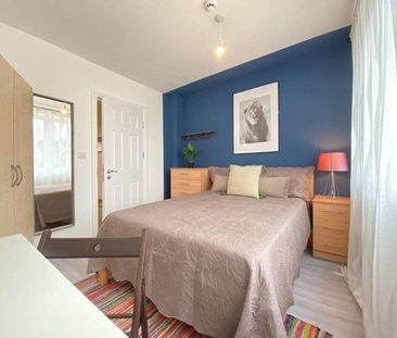 Room in a Shared House, Alpha Road, SE14 - Photo 4