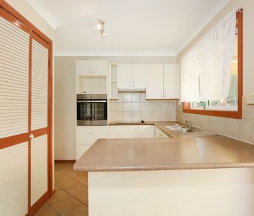 HOME IN GREAT LOCATION WITH DOUBLE SIDE GATE ACCESS - Photo 4