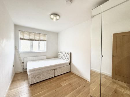 3 bedroom apartment to rent - Photo 3