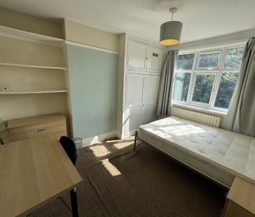 Yearsley Crescent, Huntington - P1054 - Photo 5