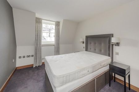 3 bedroom mews to rent - Photo 5