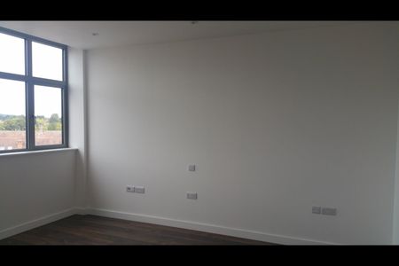 Studio Flat, Imperial Drive, HA2 - Photo 3
