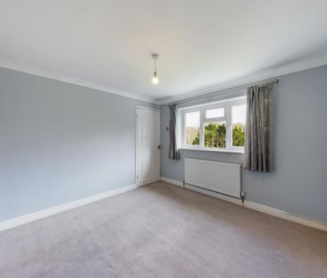 3 bedroom detached house to rent - Photo 2