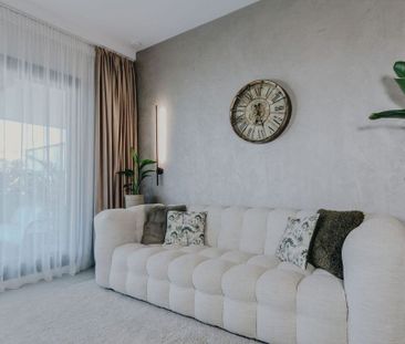 2 room luxury Apartment for rent in Estepona, Spain - Photo 2