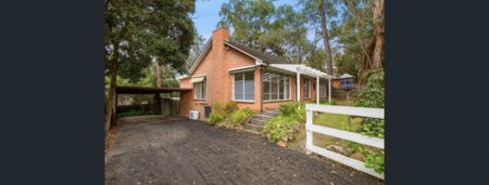 Charming 3-Bedroom Home in the Heart of Mitcham - Photo 2