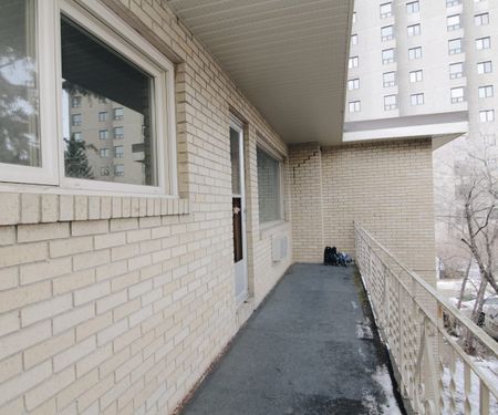 2150 Smith St - Two Bedroom - Photo 3