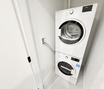 Bright and Spacious Jr Two Bedroom with Parking and Storage - Photo 6