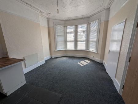 1 bedroom ground floor flat to rent - Photo 2