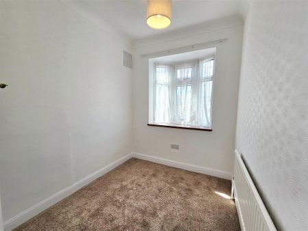 3 bedroom end of terrace house to rent - Photo 5