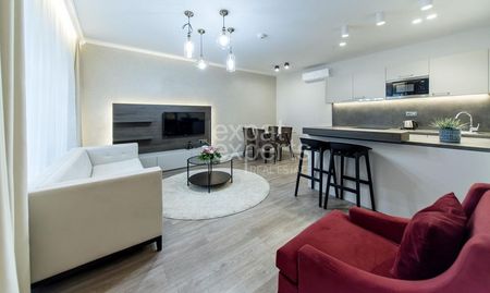 Nádherný 3i mezonet 75m2, klimatizácia, upratovanie v cene, parkovanie - Photo 5