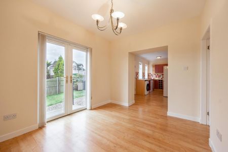 4 bedroom semi-detached house to rent - Photo 3