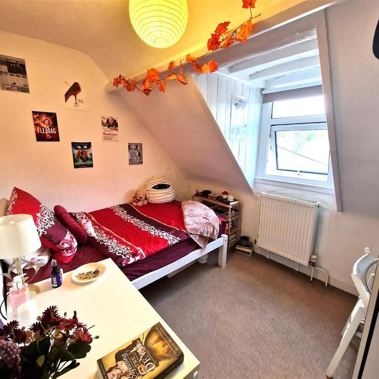 4 bedroom terraced house to rent - Photo 1