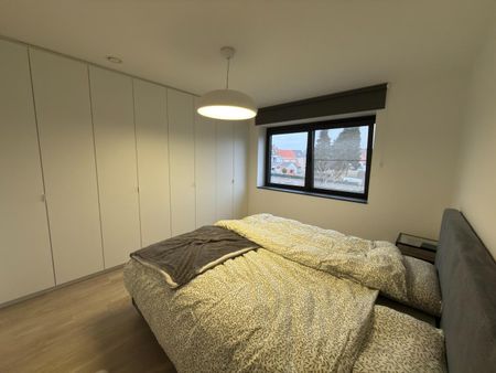 TE HUUR I PRACHTIG APPARTEMENT MET GARAGEBOX - Photo 2