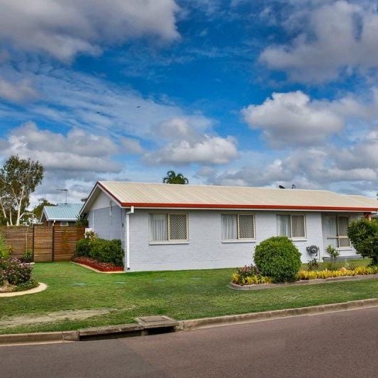 19 Doncaster Way, Mount Louisa - Photo 1