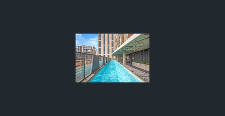 🌇 Modern 2bed 2bath City Living with Stunning Views and secure private parking! 🏙️✨ - Photo 3