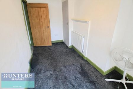 3 bedroom House To Let Total Size: 1054 SQ FT - Photo 4