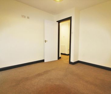2 bedroom semi-detached house to rent - Photo 5