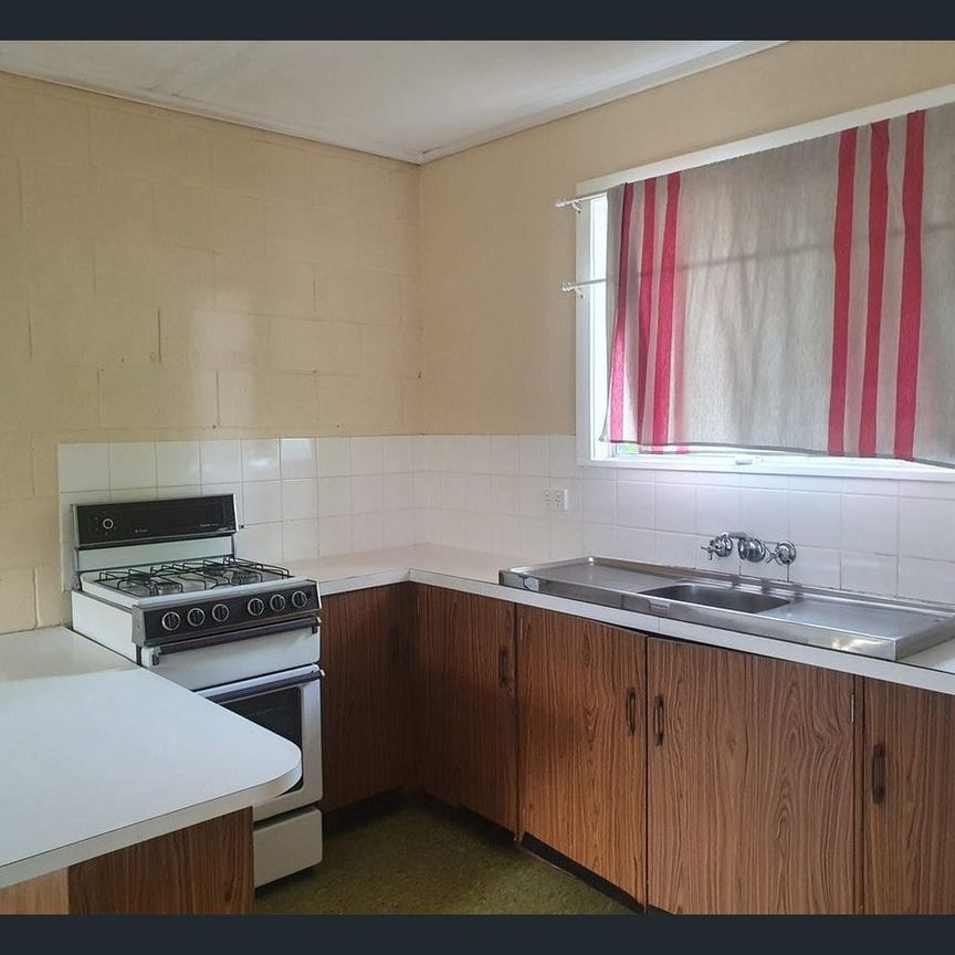 Ground Floor Unit with Private Courtyard - Photo 1