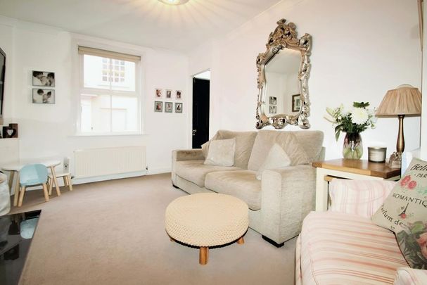 2 bedroom terraced house to rent - Photo 1