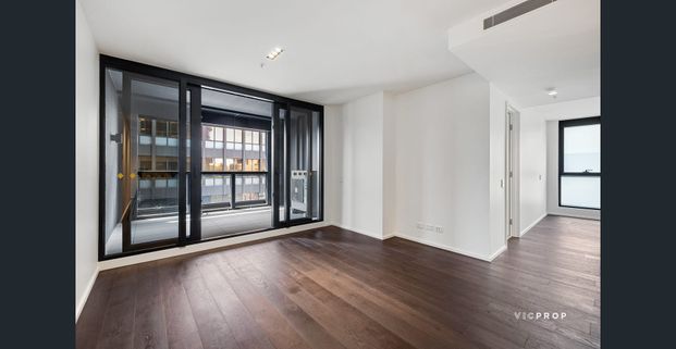 LUXURY APARTMENT ON QUEENS ROAD - Photo 1