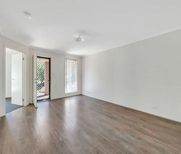 49 Greenhills Rd, Victor Harbor SA 5211 - House For Rent | Domain - Photo 5