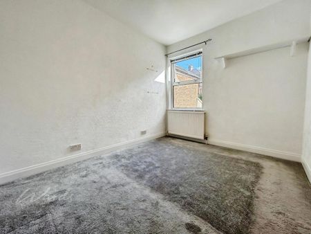 2 bedroom end of terrace house to rent - Photo 4