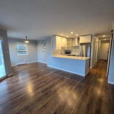 Renovated 2 beds 1.5 baths in Mount Pleasant East - Photo 4