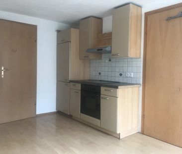 3 Zimmer Wohnung mit gemütlichem Kachelofen in ruhiger, aber zentra... - Photo 2