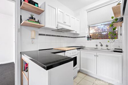 One Bedroom In A Fantastic Location - Photo 5